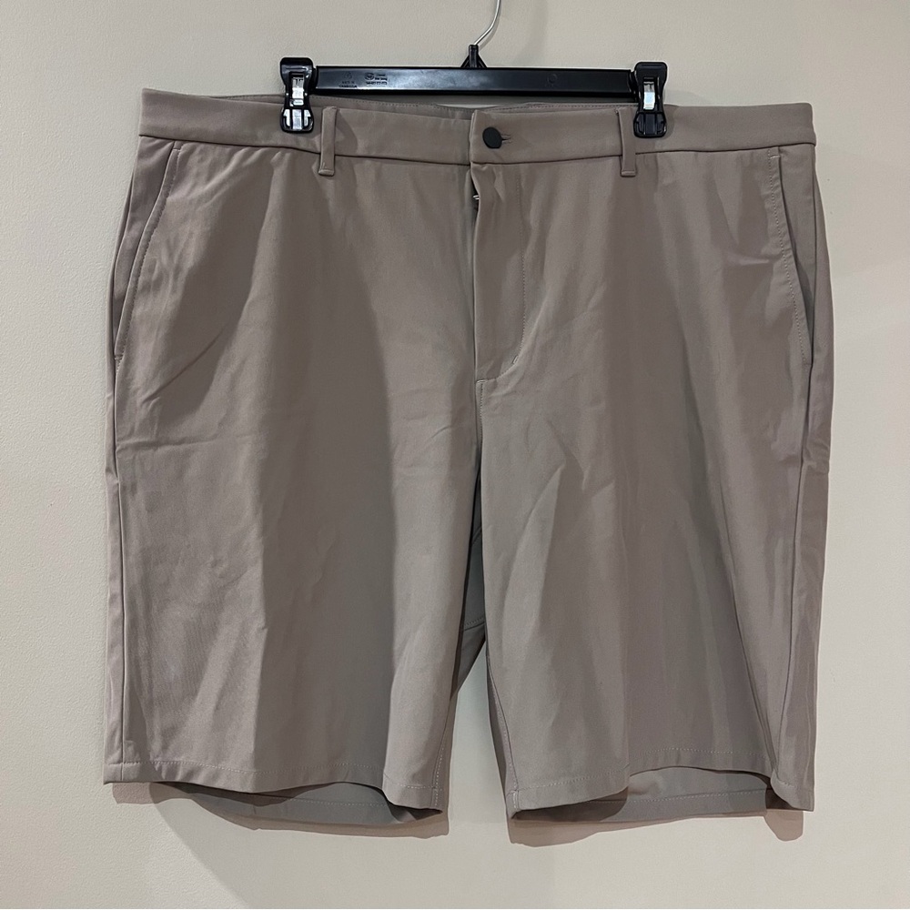 Johnnie-O Prep-Formance Tan Shorts Size 40